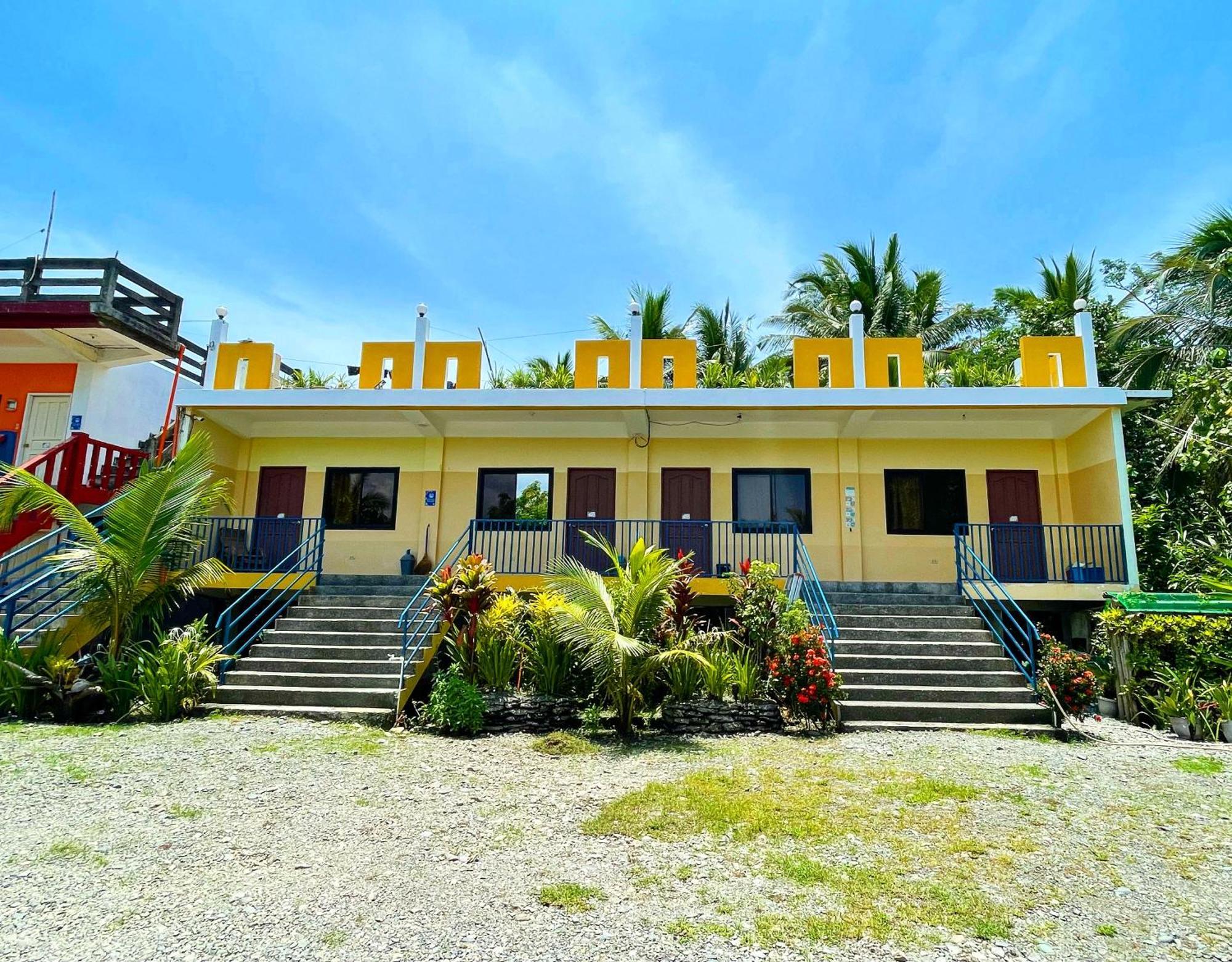 Lotus Sun&Waves Beach Resort Baler Exterior foto